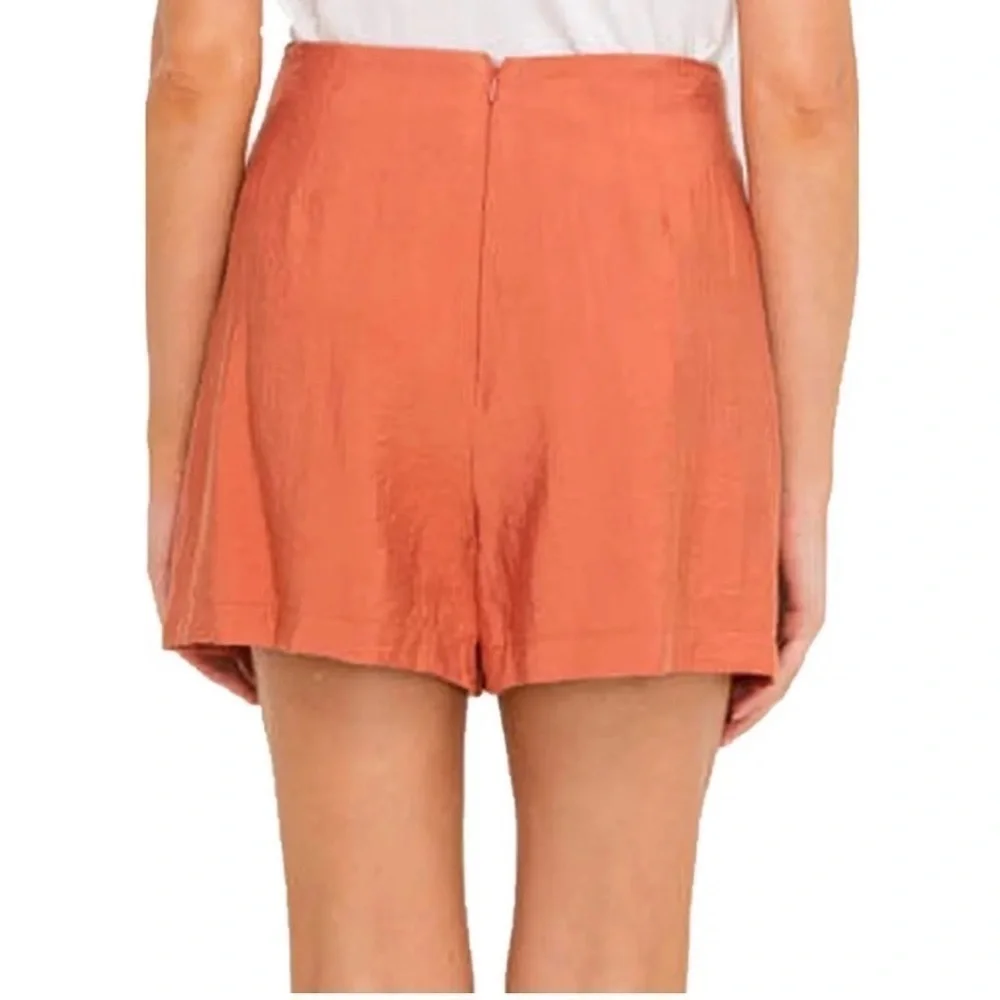 All IN FAVOR Front Tie Pleated Shorts Medium